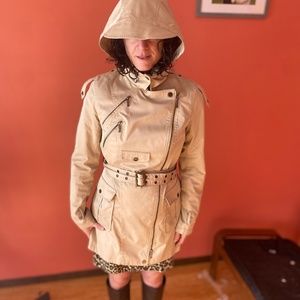 Best Raincoat Trenchcoat ever! Unique and waterproof.